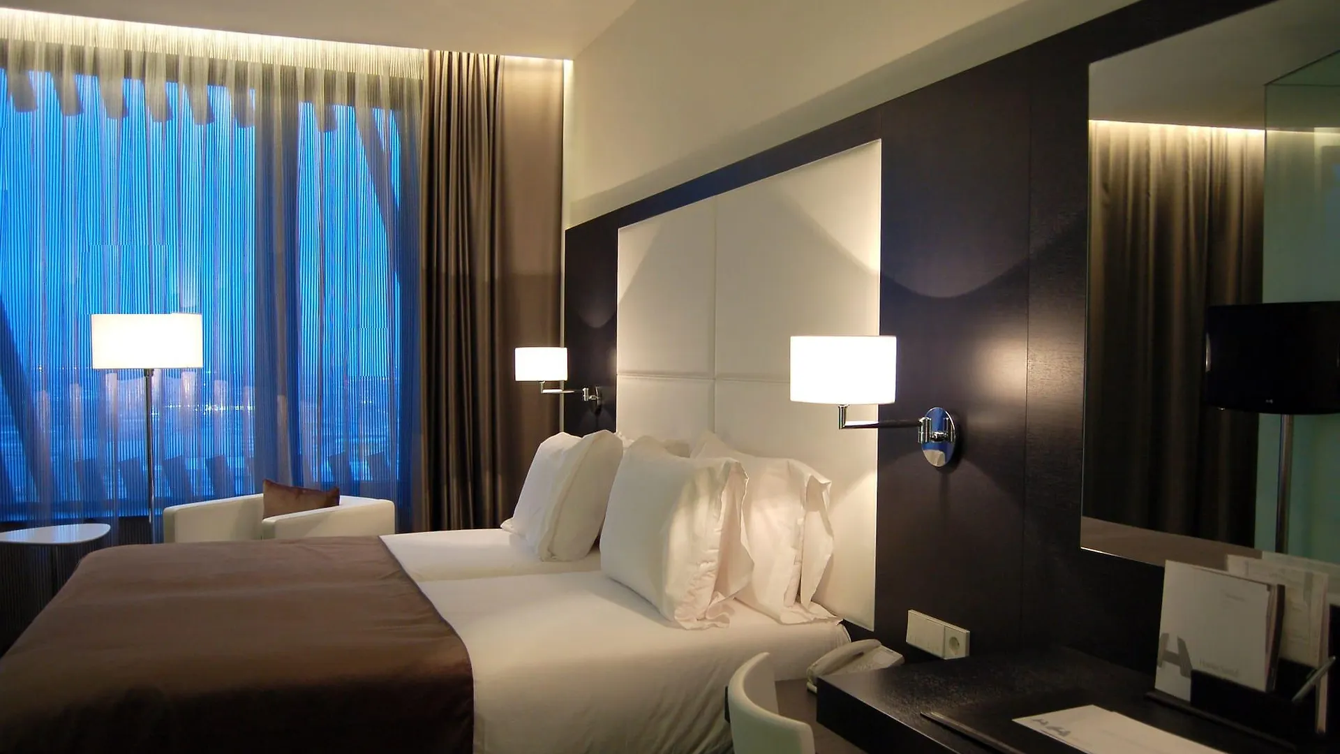 הוספיטלט דה יוברגאט Hotel Porta Fira 4* Sup