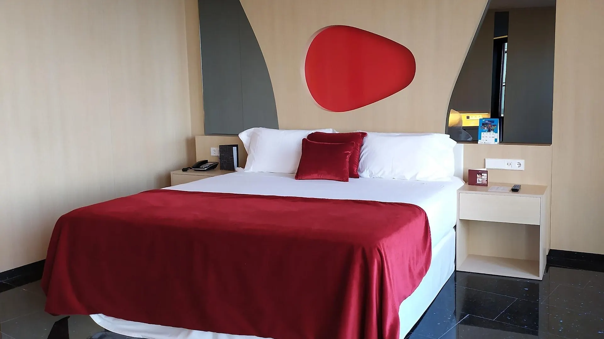 הוספיטלט דה יוברגאט Hotel Porta Fira 4* Sup